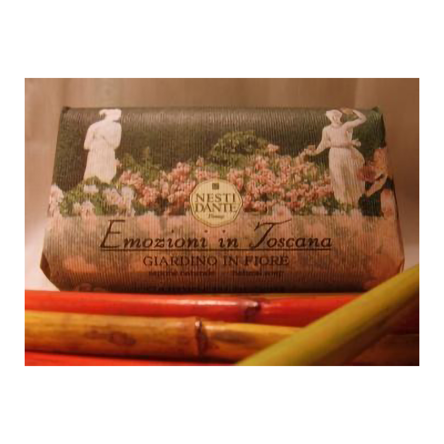 Zeep Giardino In Fiore 250 gram - Nesti Dante Zeep Giardino In Fiore 250 gram - Body & Care - Nesti Dante